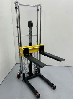 Empilhador elétrico 400 KGS. em 1500 mm 10562