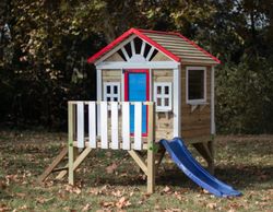 Casita infantil de madera MASGAMES VISBY ELEVADA 2023 MA800599