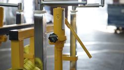 Elevador armarios 1.800 kg 10601