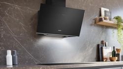 iQ700 Campana decorativa de pared 90 cm Cristal negro LC91KLT60