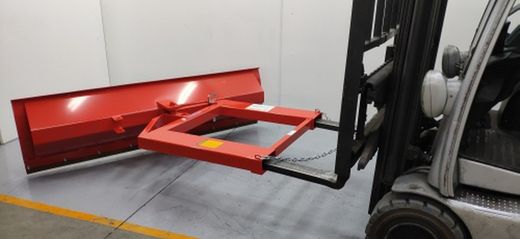 Pelle traînante avec caoutchouc 12058